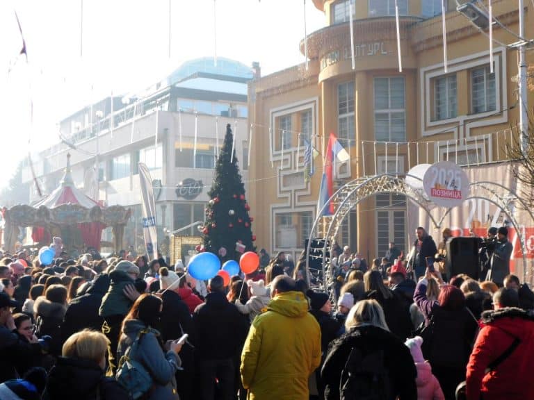OSMESIMA UGREJALI LOZNIČKI PRVI JANUAR Održana humanitarna manifestacija “Priđi srcem” (FOTO)