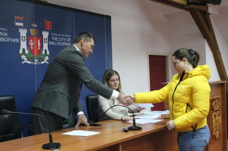 STIPENDIJE ZA 20 AKADEMACA: Mali Zvornik podržava svoje studente