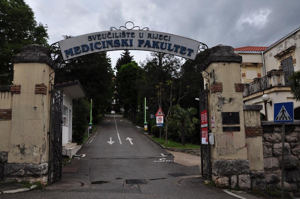 DEKAN OŠTETIO FAKULTET ZA VIŠE OD 25.000 EVRA?! Nezapamćen skandal! “Rukovodstvo fakulteta nije trebalo da dovodi profesore i studente u ovu poziciju…”