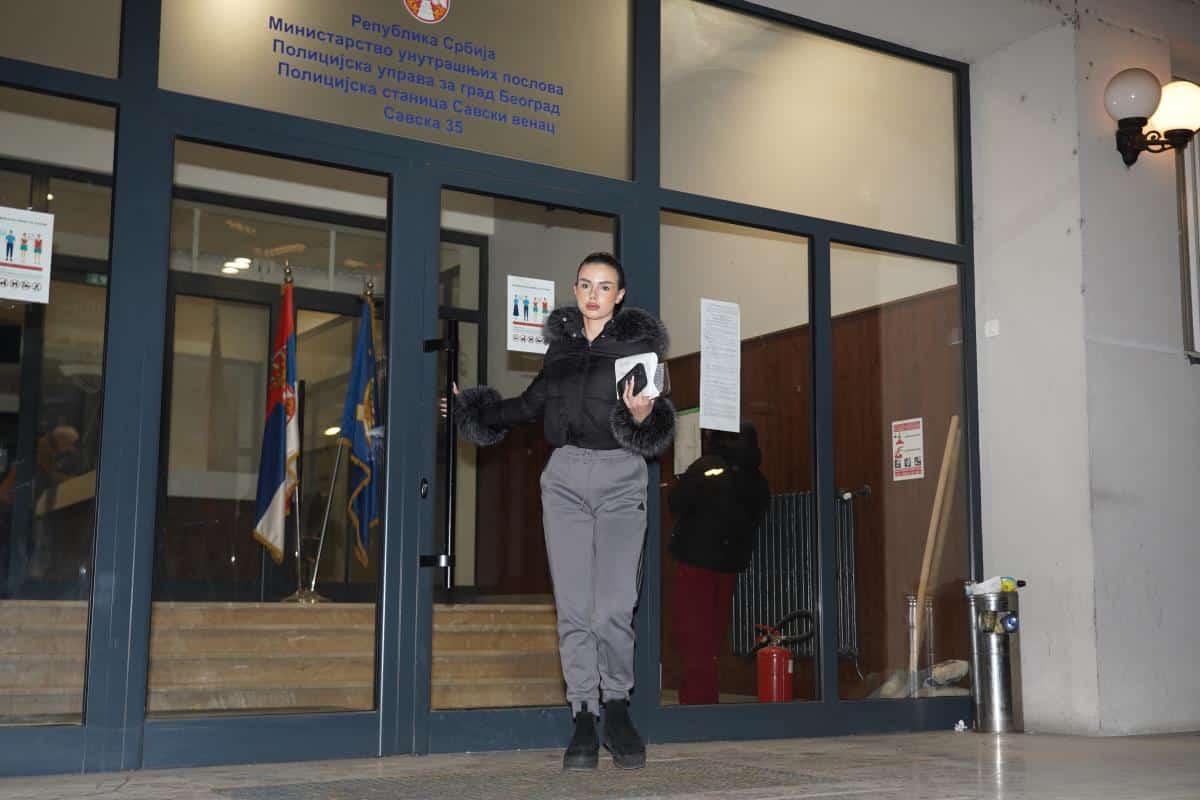ANITA NASTAVLJA DA RAZOTKRIVA ANĐELA I NJEGOVU PORODICU: “Njegova majka me je vređala, pričao mi je da će…”