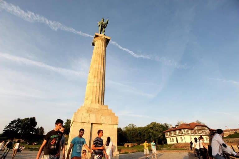 Mladi u Srbiji ne znaju gde se nalazi spomenik “Pobednik”! Odgovori beogradske omladine šokirali ljude: Na 500 metara od njih, a oni ovako pričali (VIDEO)