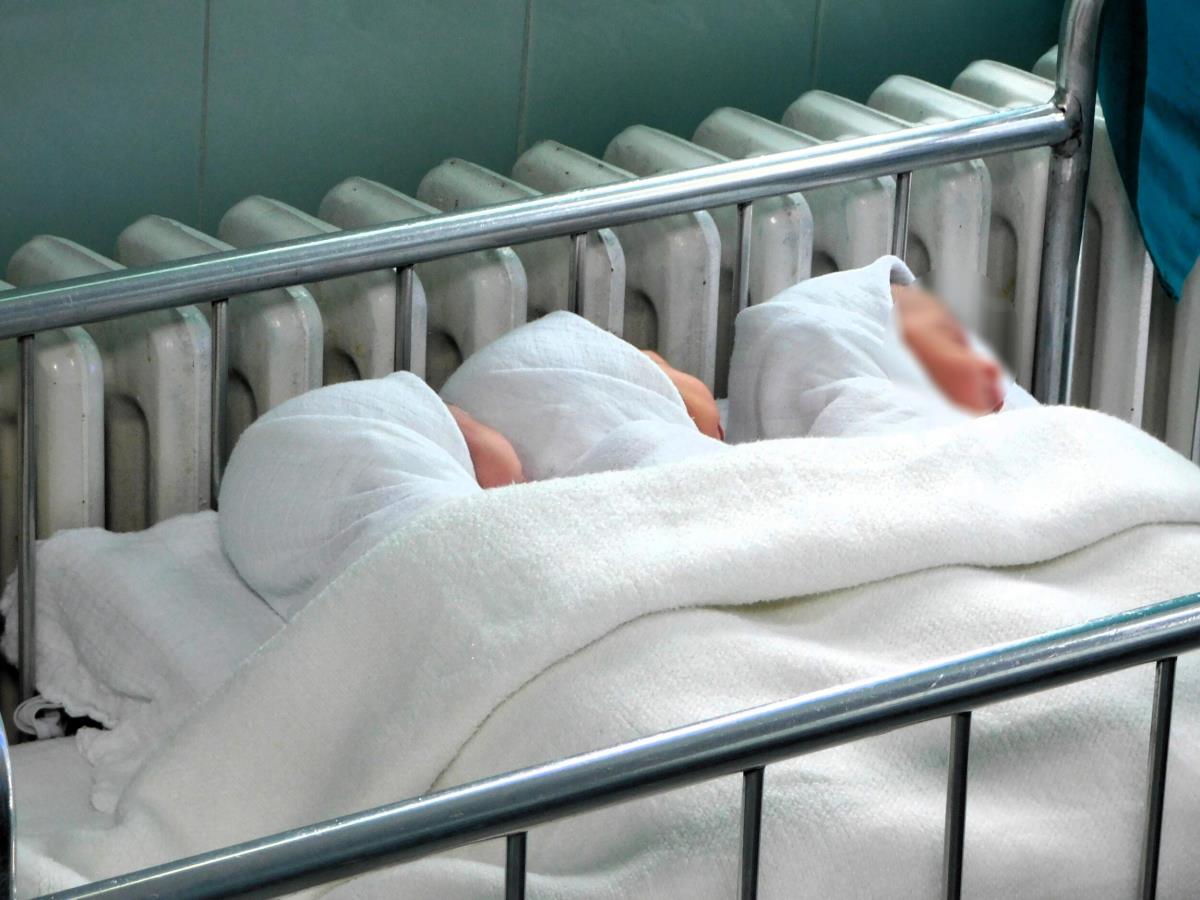 “BEBI BUM” KAO SVEKODNEVNICA Sve više rođenih beba u Srpskoj, za 24 sata na svet stiglo 37 mališana