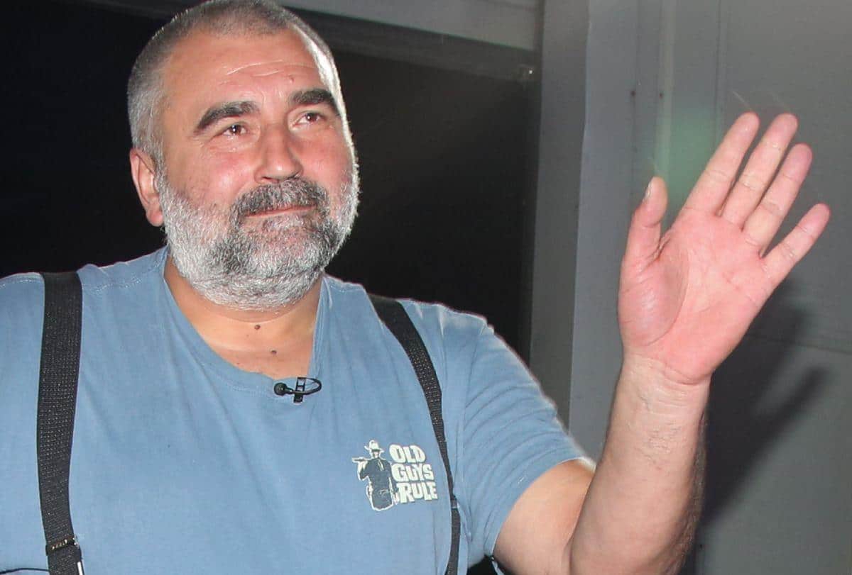 TI SI GLUPA” Miki Đuričić nije znao da kamere snimaju pa izvređao voditeljku u emisiji, ona pobesnela, produkcija hitno reagovala: UMEŠALA SE I ANĐELKA PRPIĆ