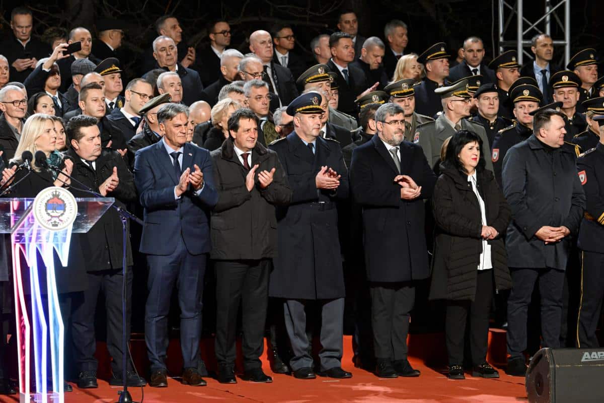 KAD GOD JE SRPSKI NAROD BIO JEDINSTVEN UVEK JE IZLAZIO KAO POBEDNIK! Ministar Gašić u Banjaluci: U ovim slavljeničkim danima pokazujemo da je Srpska večna FOTO