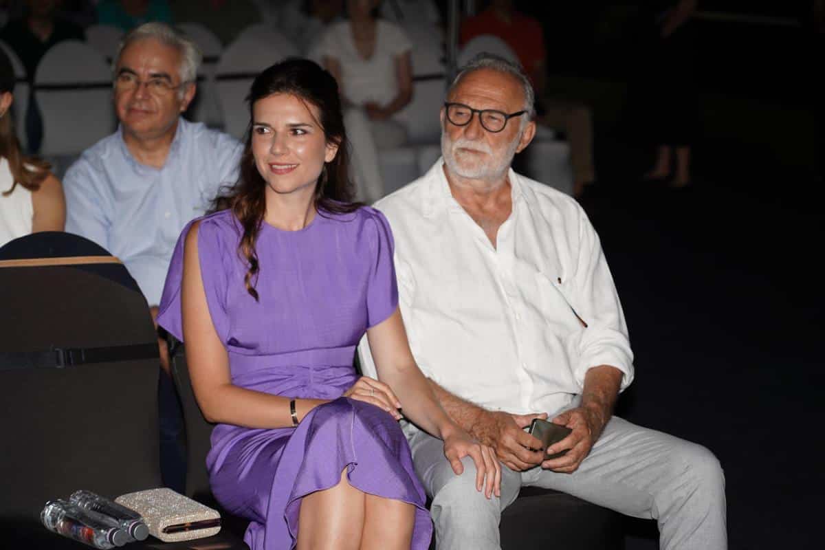 Lazaru i meni je Bog bio posrednik” Anica Lazić sada uživa u vezi sa 39 godina starijim Ristovskim, a ovako je sve počelo “Išla sam kod psihoterapeuta
