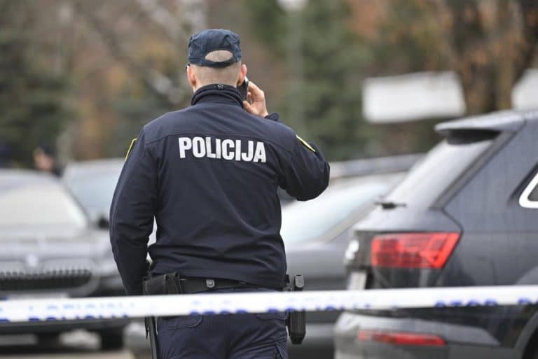 UČENICA OSNOVNE ŠKOLE SASTAVILA LISTU DECE KOJU BI IZBOLA NOŽEM: Novi horor u Hrvatskoj, već prijavljivana zbog ponašanja. policija zna za novu “listu smrti”