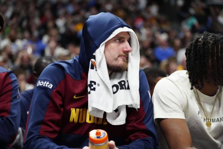 UŽASNE VESTI STIŽU IZ AMERIKE: Nikola Jokić se povredio!