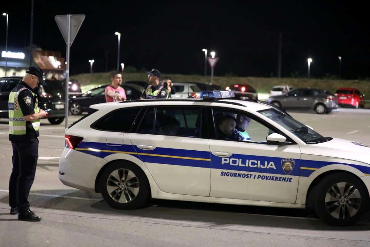 UZNEMIRUJUĆE SCENE: Muškarac izgubio kontrolu nad vozilom, na mestu ostao mrtav
