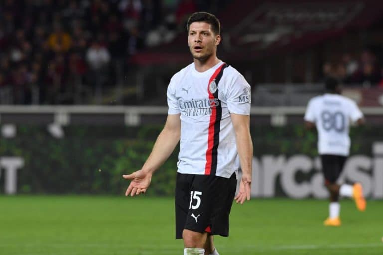 LUKU JOVIĆA MILAN NUDI “ZA DŽABE” Šta se desilo sa igračem koji je pre 5 godina koštao 63 miliona evra?!