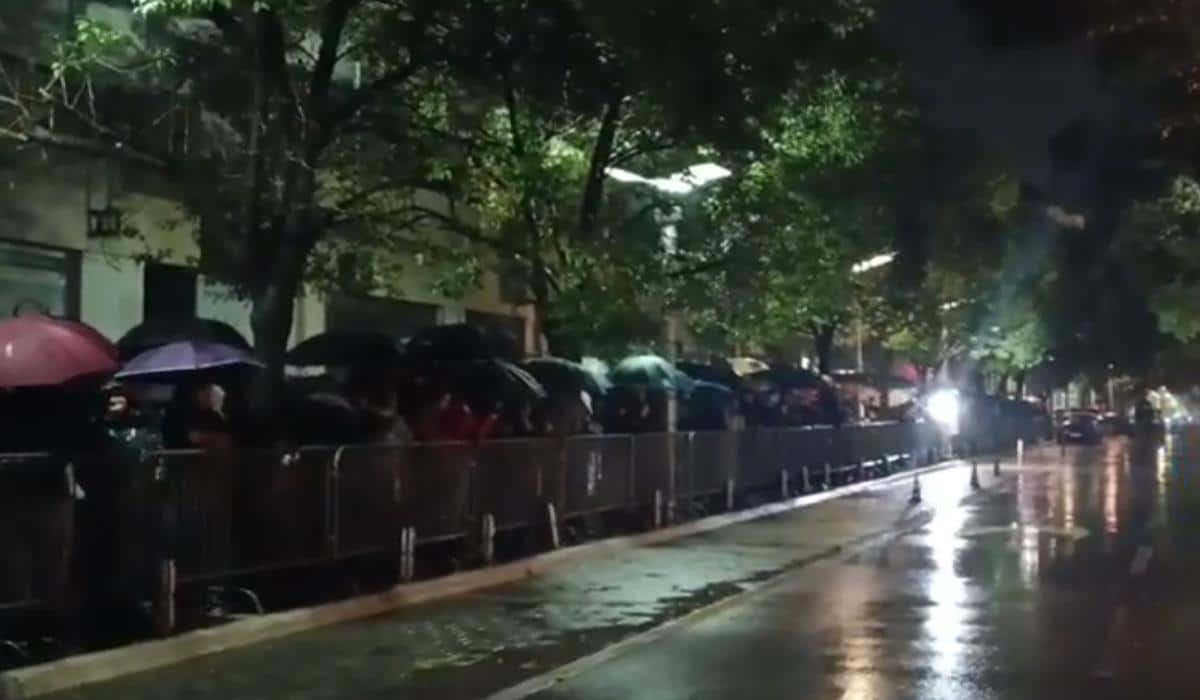 “UBICE, UBICE”! Protest ispred zgrade Vlade Crne Gore: Građani traže smenu rukovodstva sistema bezbednosti (VIDEO, FOTO)