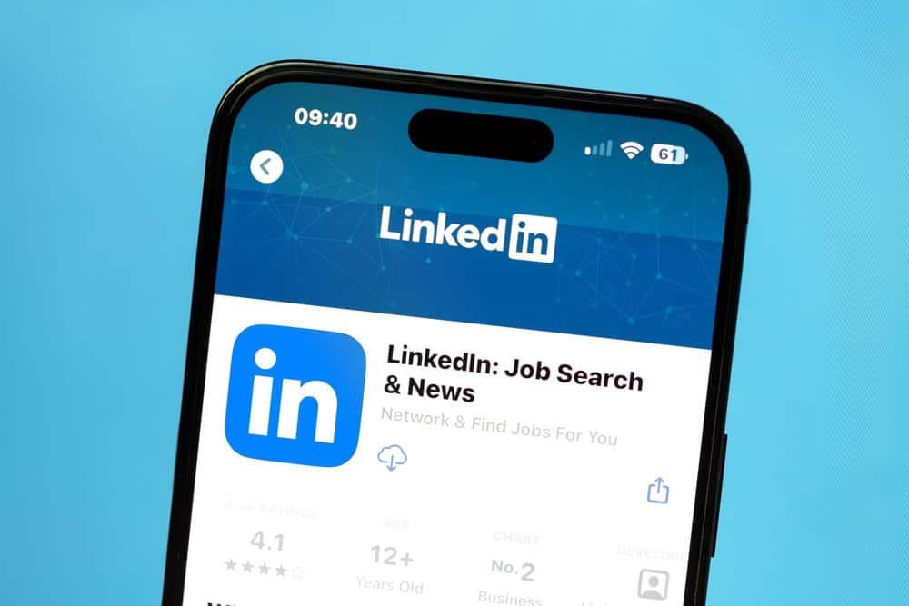 LinkedIn prekršio privatnost: AI analizira poruke Premium korisnika bez pristanka