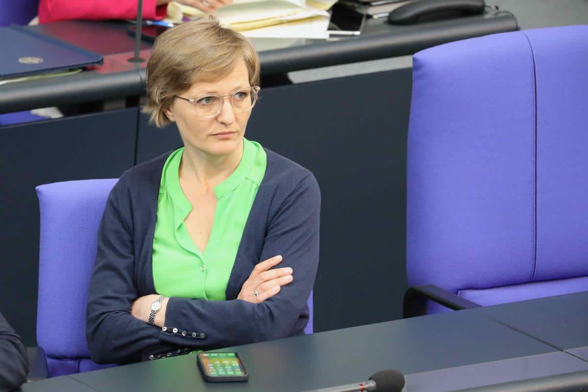 “BLAGO IZ DOLINE JADRA” Nemački Špigel piše o litijumu iz Srbije, predsednica Zelenih istakla: To bi bio ubedljivo NAJEKOLOŠKIJI PROJEKAT EKSPLOATACIJE DO SADA!