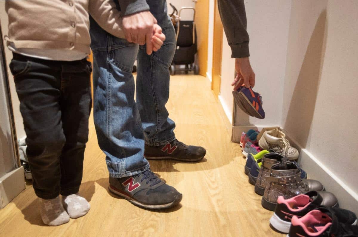 Ovih 6 stvari nikada nemojte raditi u gostima: Vrlo su nepristojne, jedna je velika uvreda za domaćina, a mnogi to uporno rade