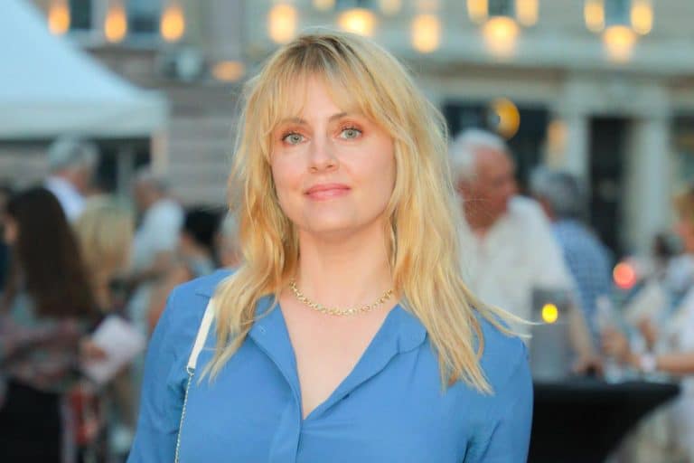 Tamara Krcunović ugasila sve profile na društvenim mrežema: Glumicu napadaju zbog predstave stare 13 godina, a stigla podrška i kolega