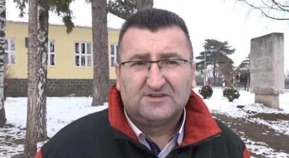 DIREKTOR ŠKOLE U PRANJANIMA PODNEO OSTAVKU Ne želim da budem na čelu kolektiva koji ne poštuje decu i roditelje! Srbija ga zna po tome što je vozio đake u školu