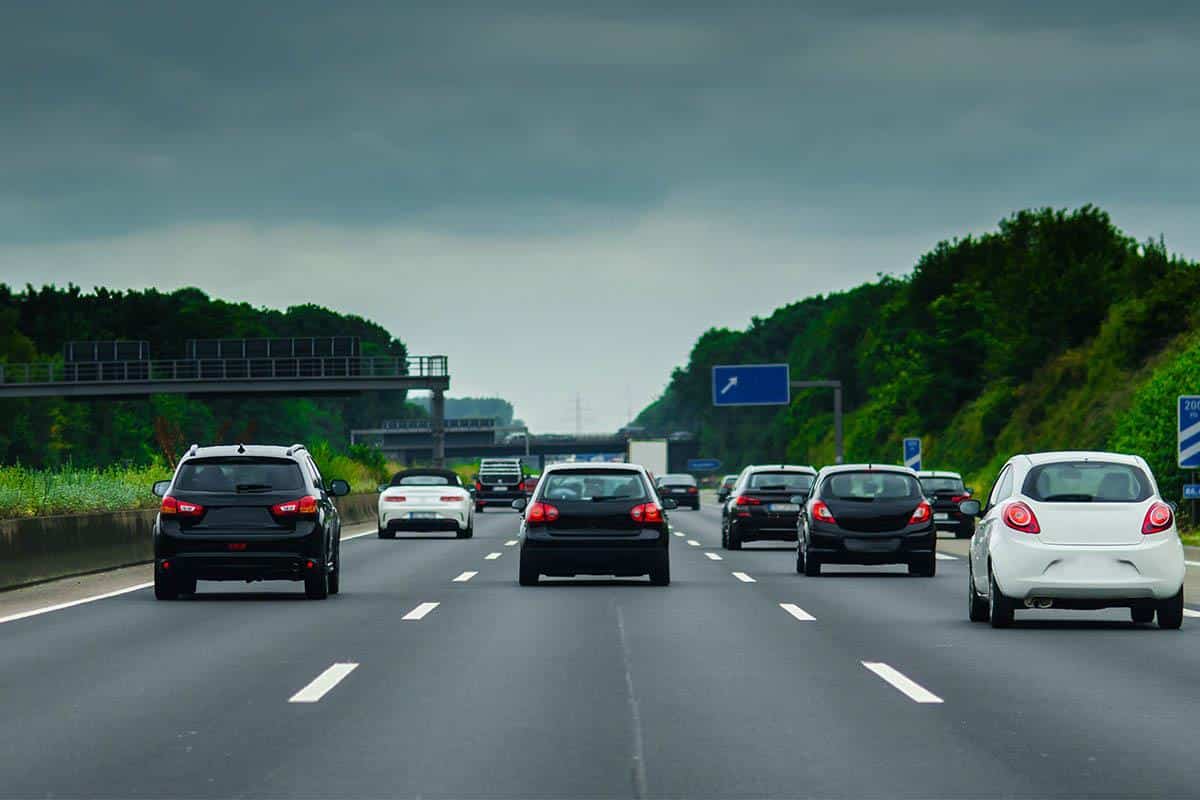 OPASNOST NA PUTEVIMA, OGLASIO SE AMSS: Zbog temperature ispod nule potreban poseban oprez u vožnji! Evo na šta posebno obratiti pažnju