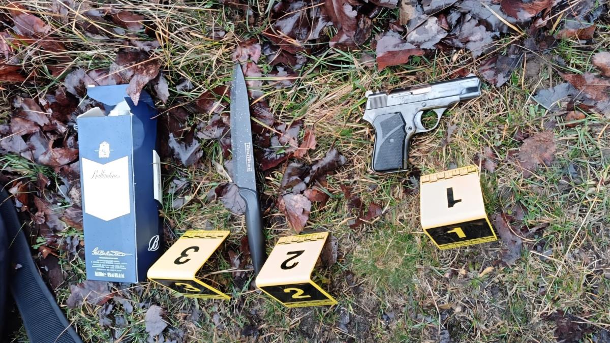 MUŠKARAC NAORUŽAN DO ZUBA UHAPŠEN KOD NIKŠIĆA Pronađen mu arsenal oružja, nakon privođenja HITNO prebačen na psihijatriju (FOTO)