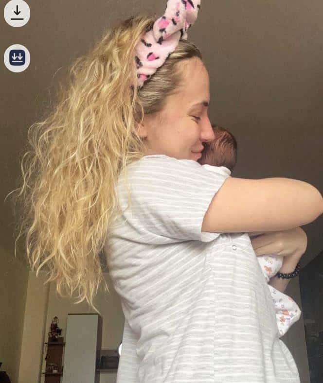 MILICU VELIČKOVIĆ DOČEKALO IZNENAĐENJE: Zanemela kad je otvorila vrata doma, odmah se oglasila i pokazala poklone (FOTO)