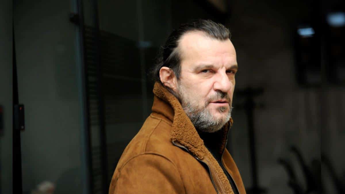 DECA ACE LUKASA ŽIVE DALEKO OD LUKSUZA I GLAMURA, EVO ZAŠTO! Sin radio kao vozač, a ovim poslom se bavi njegova ćerka! (FOTO)