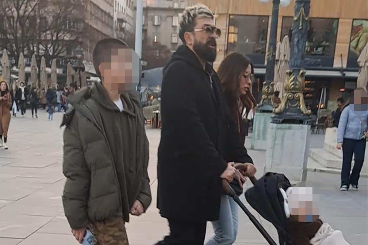 PAPARACO! Porodična šetnja: Amidžić izveo ženu i decu u grad: Uživali u lepom vremenu, a Mina prelepa i bez šminke