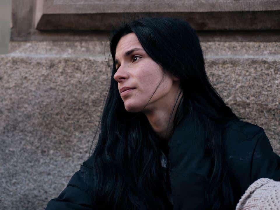 Jasmina s ćerkom prosi u Knezu: Njena potresna ispovest rasplakala je Srbiju: Prvo što čuješ je: ‘Idi radi’. Ja samo prećutim…