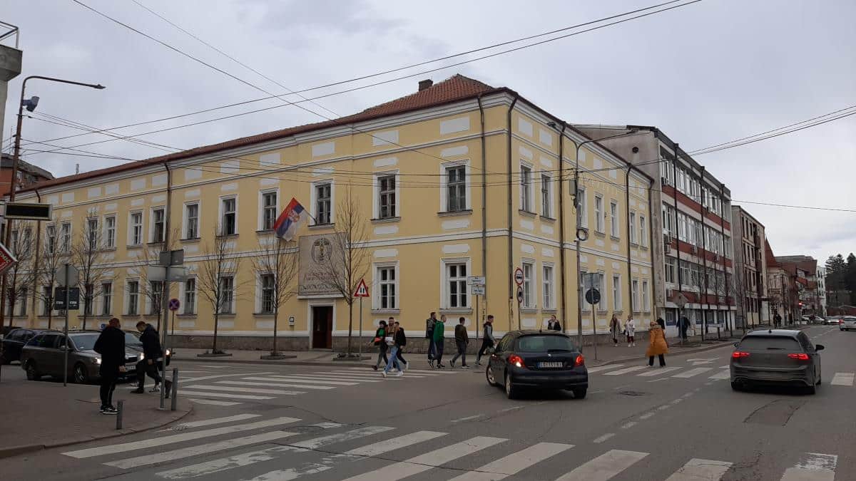 GIMNAZIJA SA ODELJENJEM MANJE: Plan upisa lozničkih srednjoškolaca za narednu školsku godinu