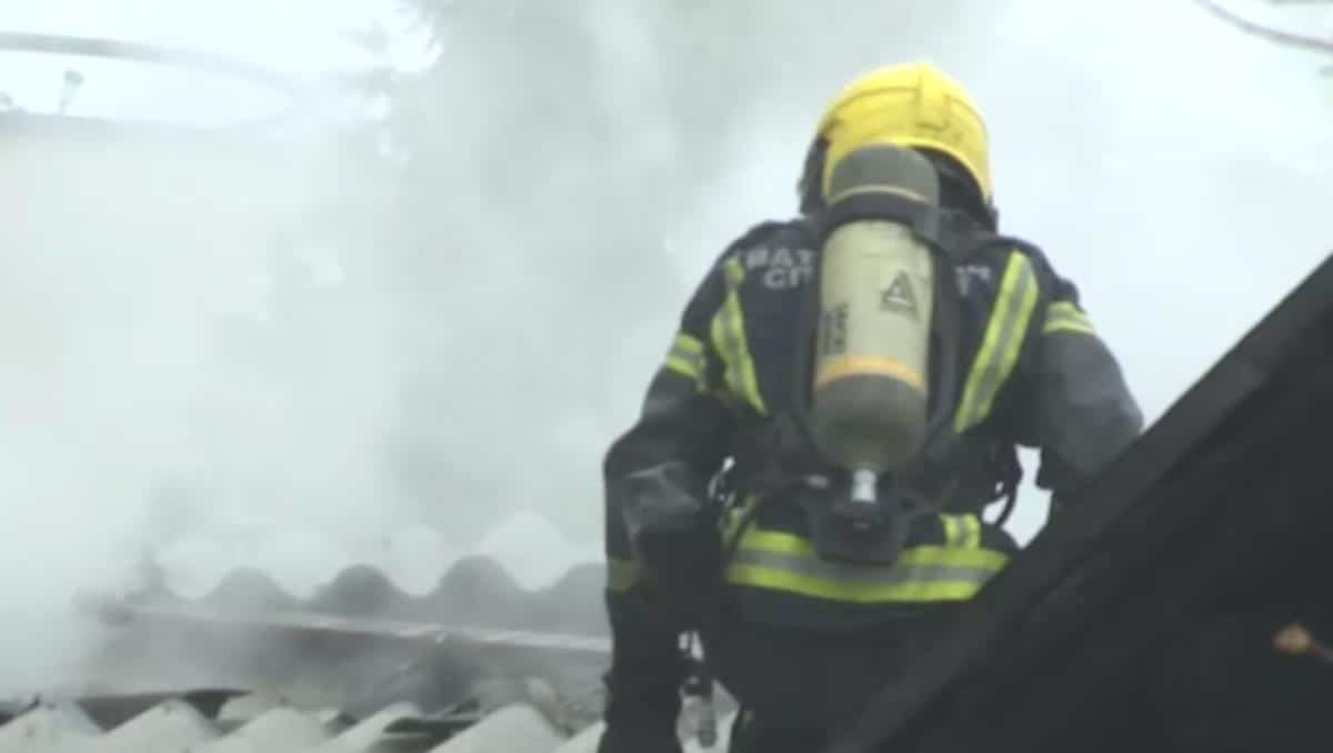 BUKTINJA U POTPUNOSTI “PROGUTALA” KUĆU Veliki požar na Radan planini: Gašenje trajalo ceo dan! (FOTO)