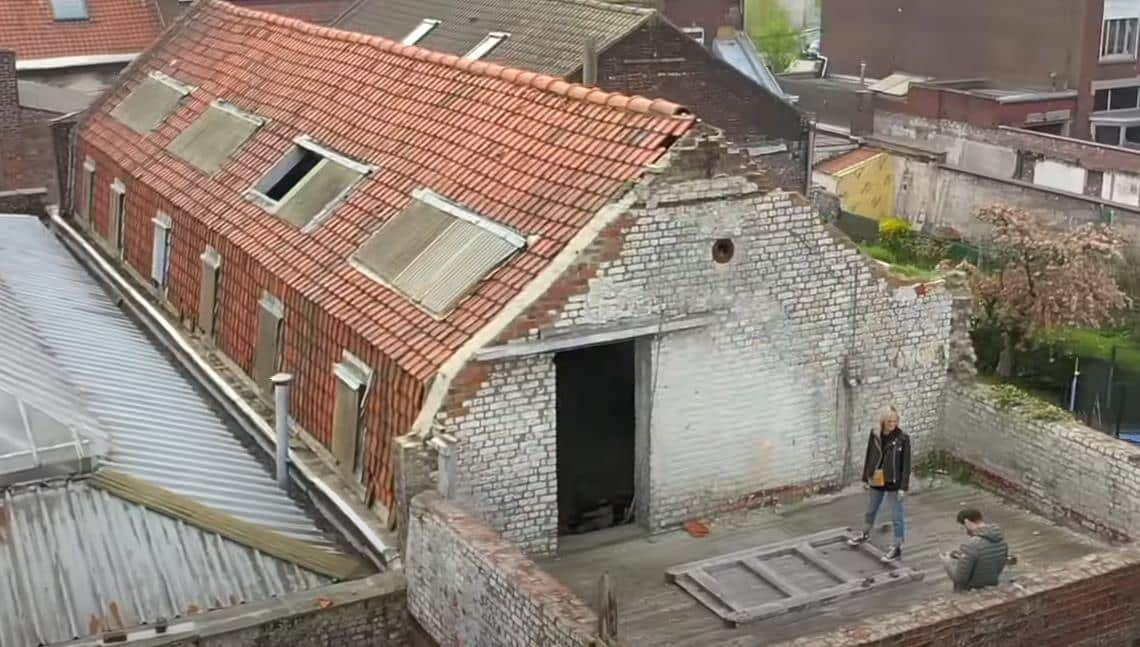 Kupili su oronulu kuću pored fabrike i pretvorili je u jedan od najluksuznijih domova: Za dve godine su od golih zidova stvorili oazu mira (FOTO)