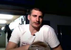 JOKIĆ JE BIO TOLIKO PIJAN, MOLIO JE DA ODLOŽE INTERVJU! Nije znao za sebe, a ceo svet je čekao da se oglasi – ipak je stao pred kamere i usledio je šou! VIDEO