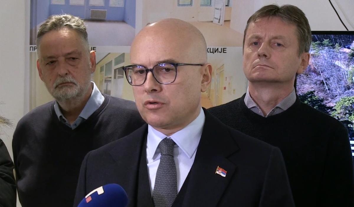 Vučević u Zaječaru: Obišao rekonstruisano Dečje odeljenje Zdravstvenog centra, tu će moći da se leči 9.000 dece