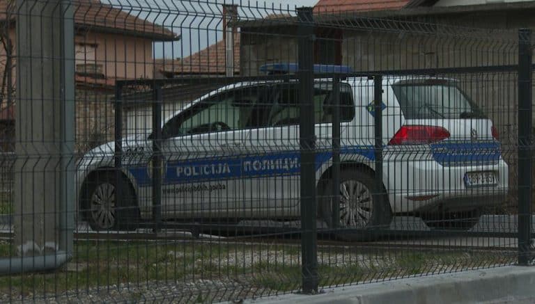 PLAĆALI SU 500 EVRA PO DETETU: Detalji užasa u Brčkom! Rođak uhapšene žene progovorio: “Roditelji su ih ostavljali” (FOTO)