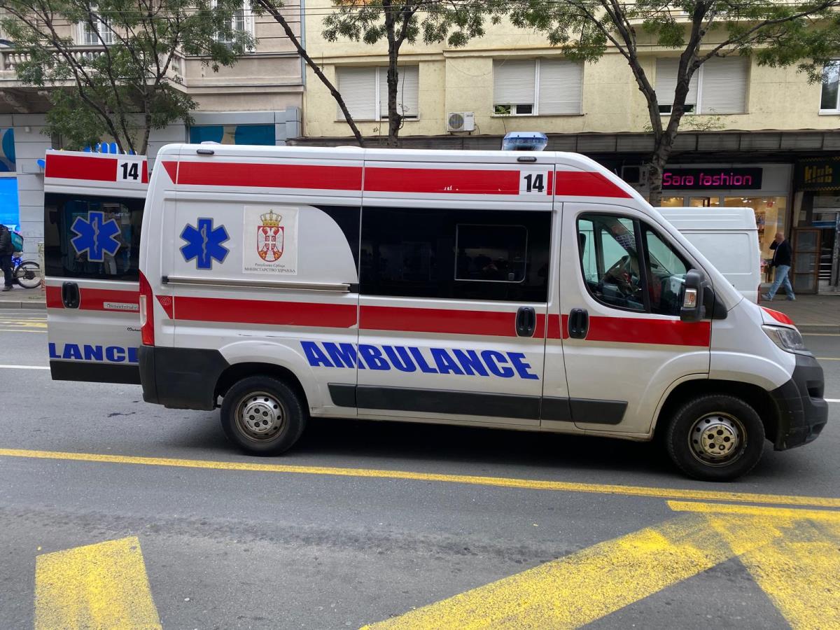 TELO MUŠKARCA PRONAĐENO U USTANIČKOJ: Preminuo posle pada sa terase, lekari mogli samo da konstatuju smrt