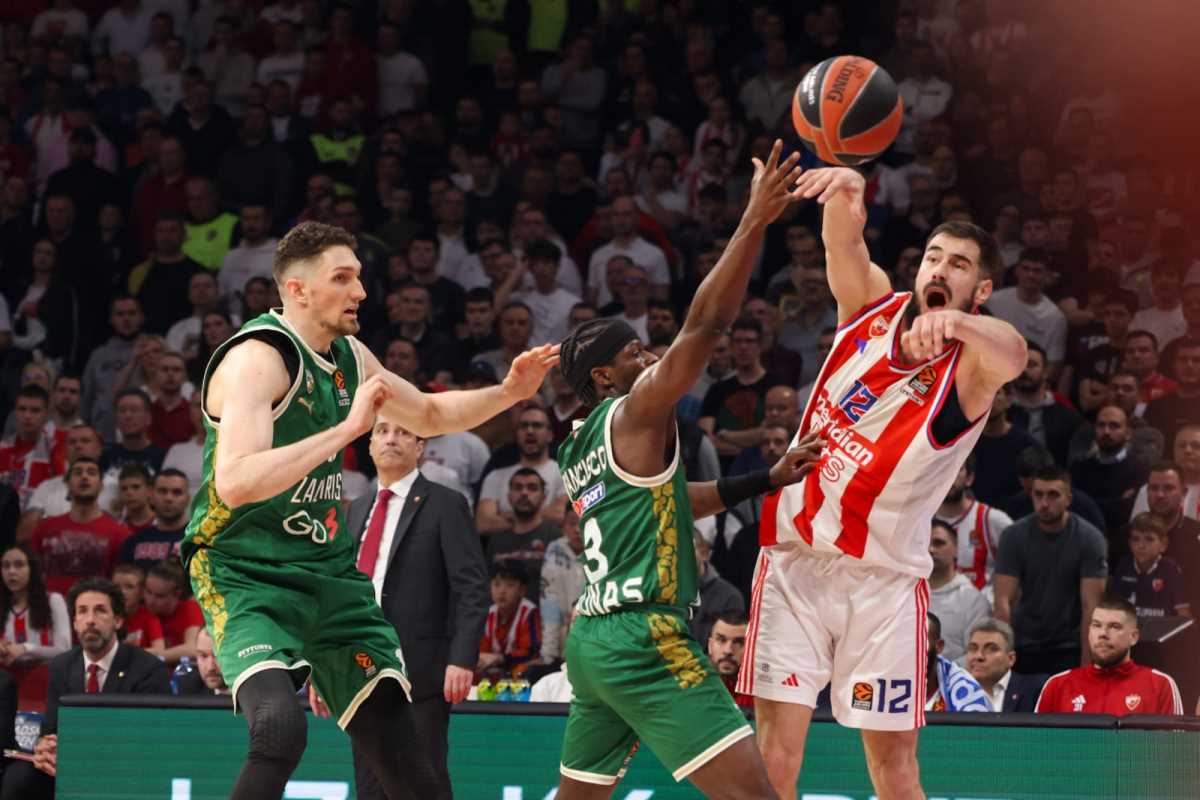 TRESLE SE TRIBINE  U ARENI: Potpuni delirijum u dvorani kad je počeo meč Zvezda- Žalgiris!