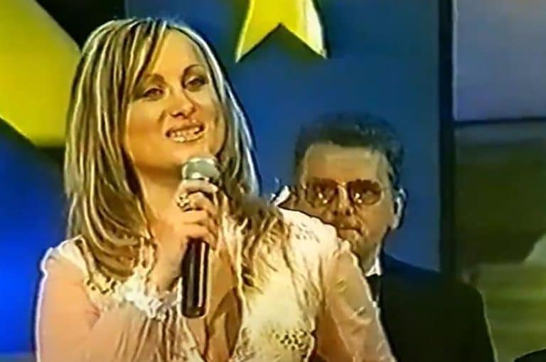 SAŠA POPOVIĆ JE VEROVAO DA ĆE POSTATI OGROMNA ZVEZDA, A ONA JE SAMO NESTALA! Bina se pre dosta godina preselila na drugi kontinent i potpuno je promenila IZGLED