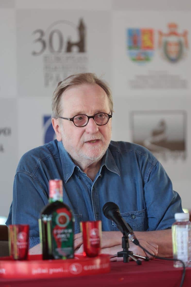 Bogdan Diklić bio u braku sa 22 godine mlađom koleginicom: Glumio joj profesora u kultnom filmu, svoju vezu krili su kao zmija noge