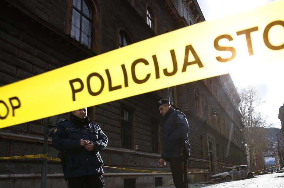 HITNA EVAKUACIJA U BANJALUCI! Dojavljeno da je postavljena bomba u Osnovnom sudu, zaposleni odmah izvedeni na sigurno!