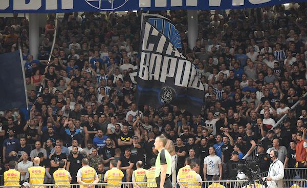 EUFORIJA U PODGORICI: Navijači dočekali košarkaše Budućnosti posle pobede nad Zvezdom u Beogradu