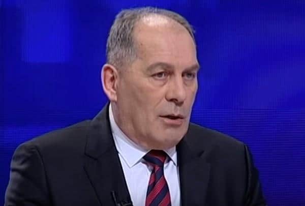 DVOJICA ZASKOČILA BIVŠEG MINISTRA ISPRED ZGRADE U KOJOJ ŽIVI: Dragan Mektić napadnut u Prnjavoru