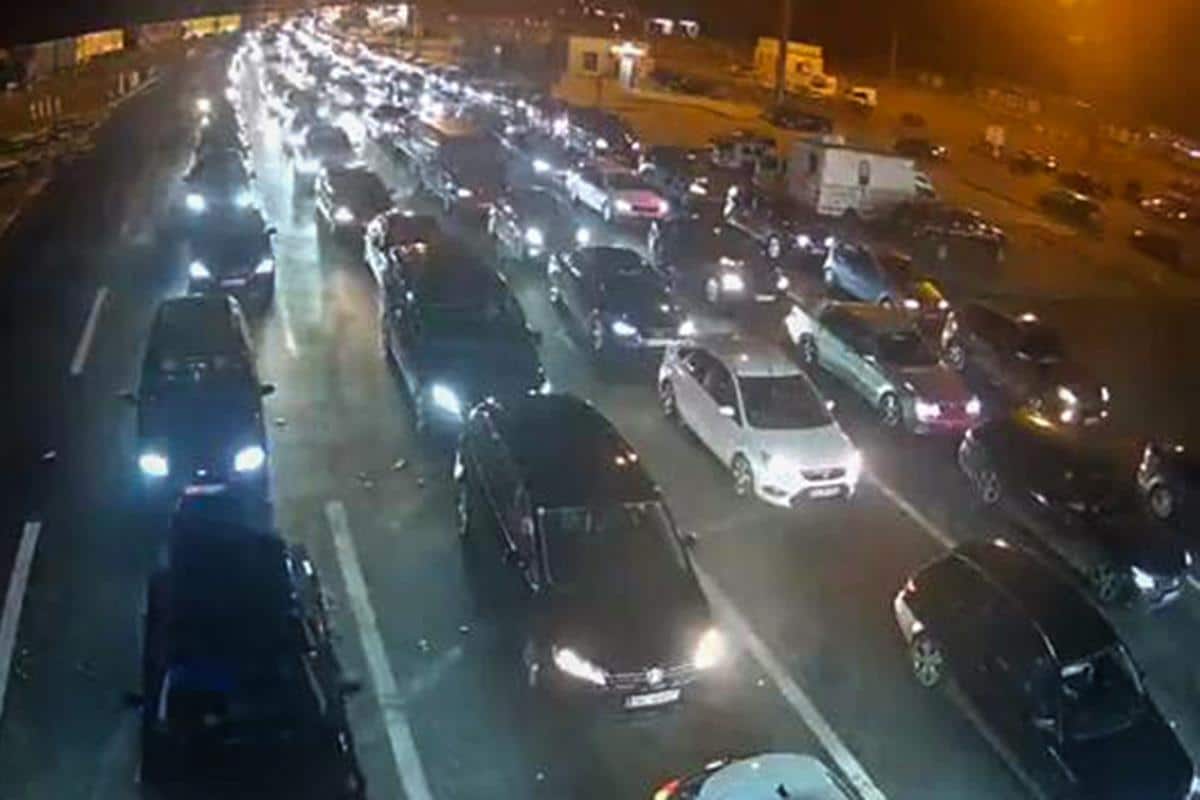 SITUACIJA NA GRANICAMA I PUTEVIMA TOKOM NOĆI: Na ovom graničnom prelazu zadržavanje za teretnjake čak 3 sata