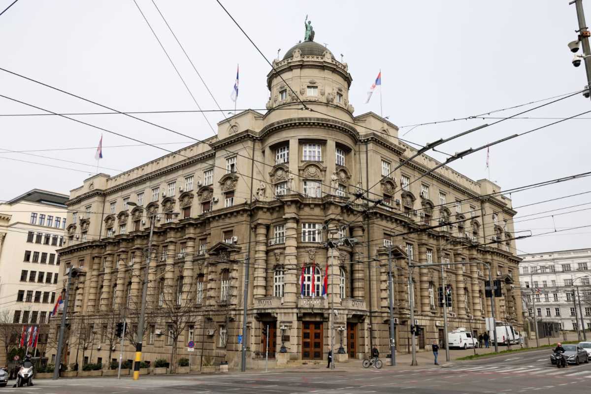 VLADA USVOJILA UREDBU O VEĆIM KOEFICIJENTIMA! Među odlukama i ona koja se tiče vaučera za odmor, a tu su i nove subvencije