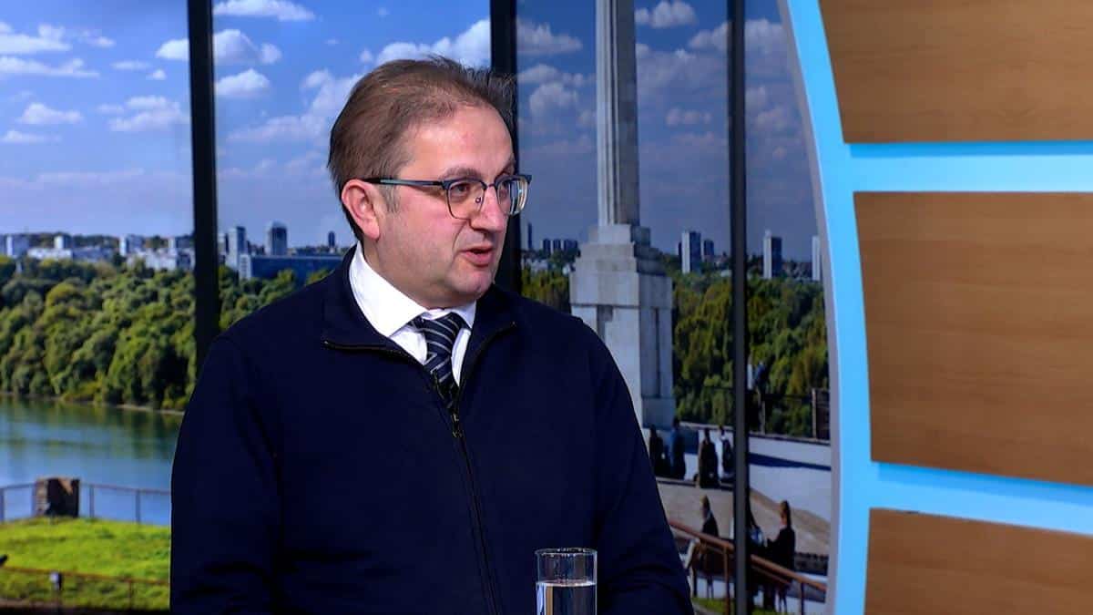 “POLITIKOM SE NE BAVE STUDENTI, VEĆ ONI ŠTO STOJE IZA NJIH” Stevica Deđanski za Kurir: Kada oni izađu na površinu, tog momenta se protest raspadne!