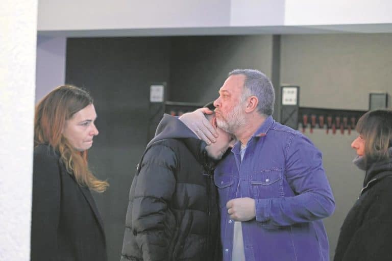 Najtužnija slika i najemotivnija izjava s komemoracije Dejanu Matiću Mati: “Kume, tvoj Mateja neće ostati jedinac i zauvek će biti brat mojoj deci”
