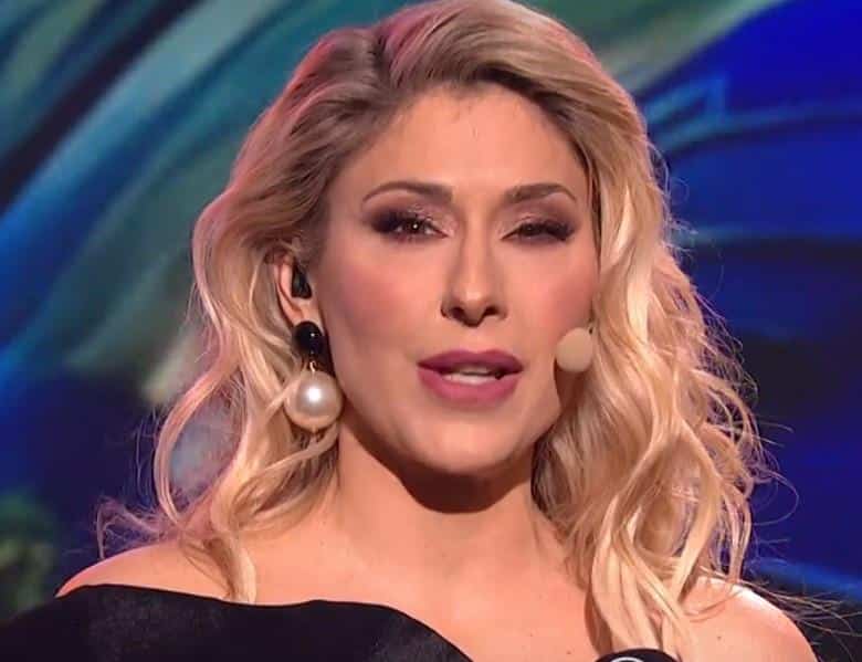 SVI SE PITAJU O ČEMU SE RADI: Lice voditeljke Pesme za Evroviziju izazvalo polemiku među gledaocima
