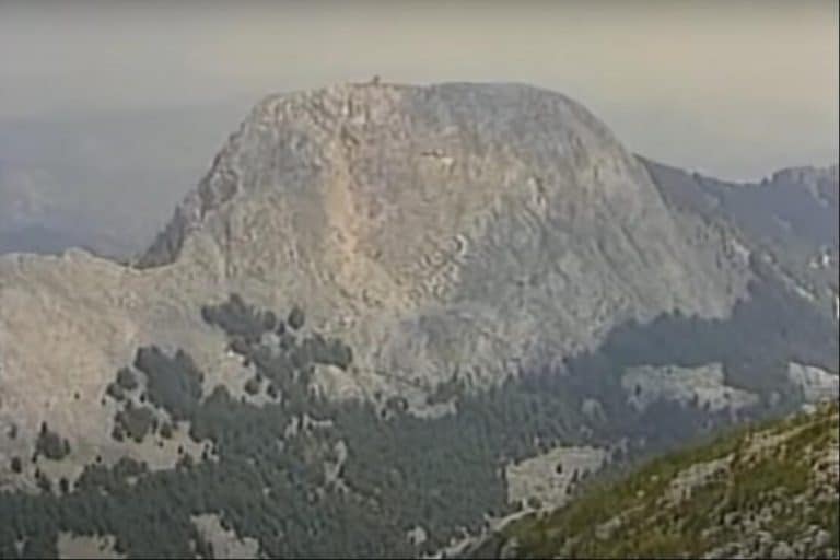 DRAMA NA LOVĆENU Tri osobe teško povređene prilikom spuštanja sa najvećeg vrha, među njima i radnik Radiodifuznog centra Crne Gore
