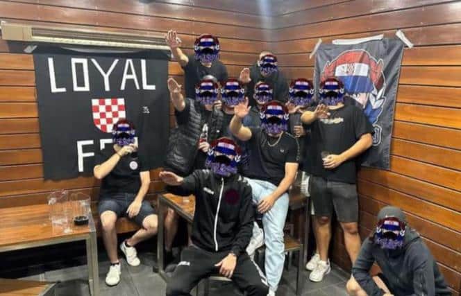 SKANDAL – 11 HRVATA SLALO NACISTIČKE POZDRAVE! Hitno reagovala policija, u klubu šokirani! Ova fotografija je zaprepastila ceo svet