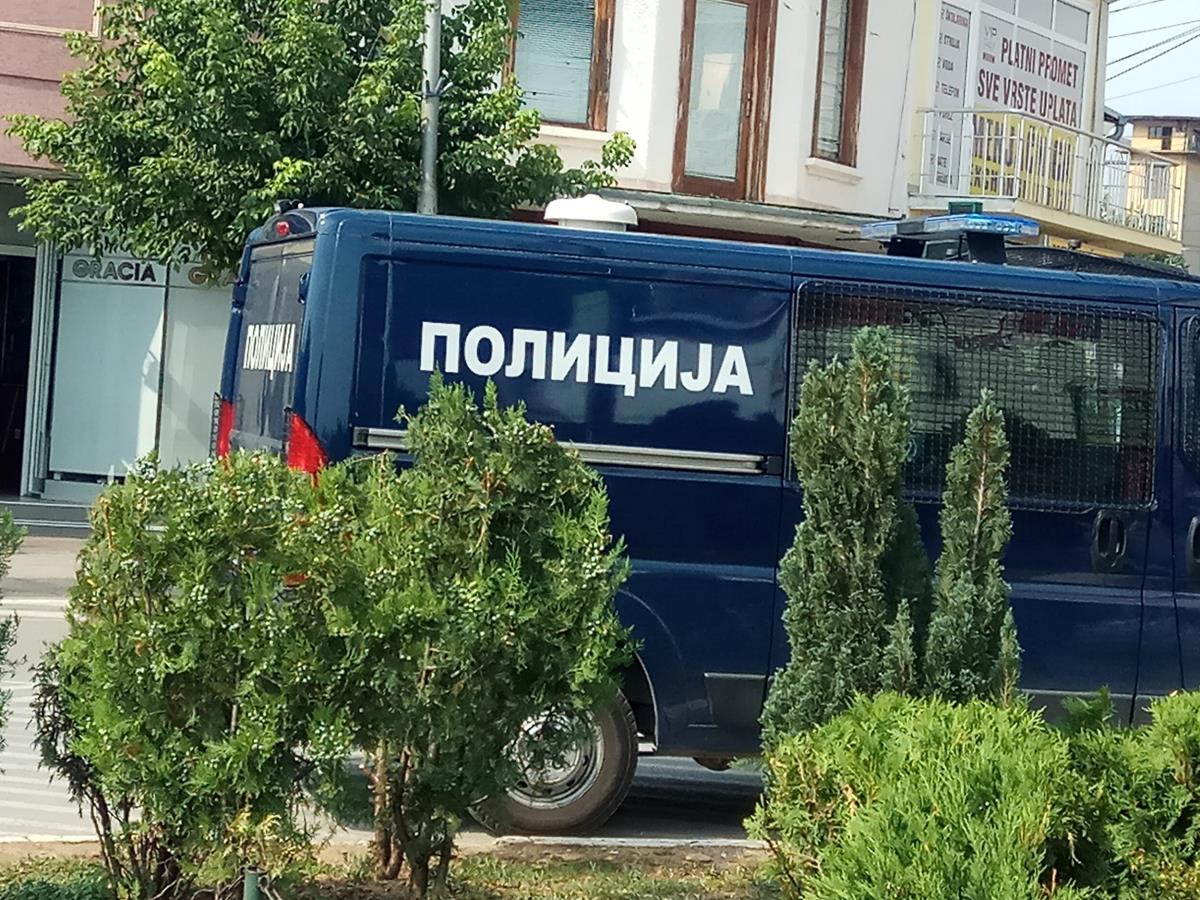 KRIVIČNA PRIJAVA PROTIV DEVOJKE I MLADIĆA ZBOG KRAĐE Oglasila se PU Vranje: Policajka van dužnosti uhvatila lopove u Vranju! Pronađene ukradene stvari