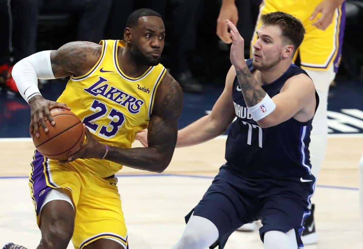 LEBRON GRMI I PSUJE  – “VI STE LAŽOVI” Dončićev trejd izazvao pravi zemljotres: NBA zvezde zgranute: Durent bljuje vatru, Novicki u šoku…