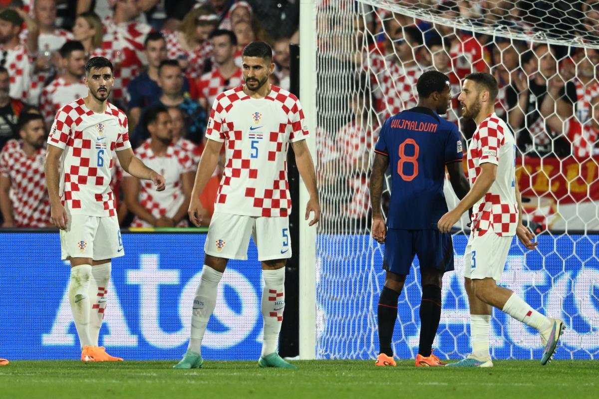 ŽIVEO U ŠTALI, SKUPLJAO FLAŠE DA BI PREŽIVEO, PA STIGAO DO LIGE ŠAMPIONA! Teška životna priča reprezentativca Hrvatske! Preko trnja došao je do vrha!