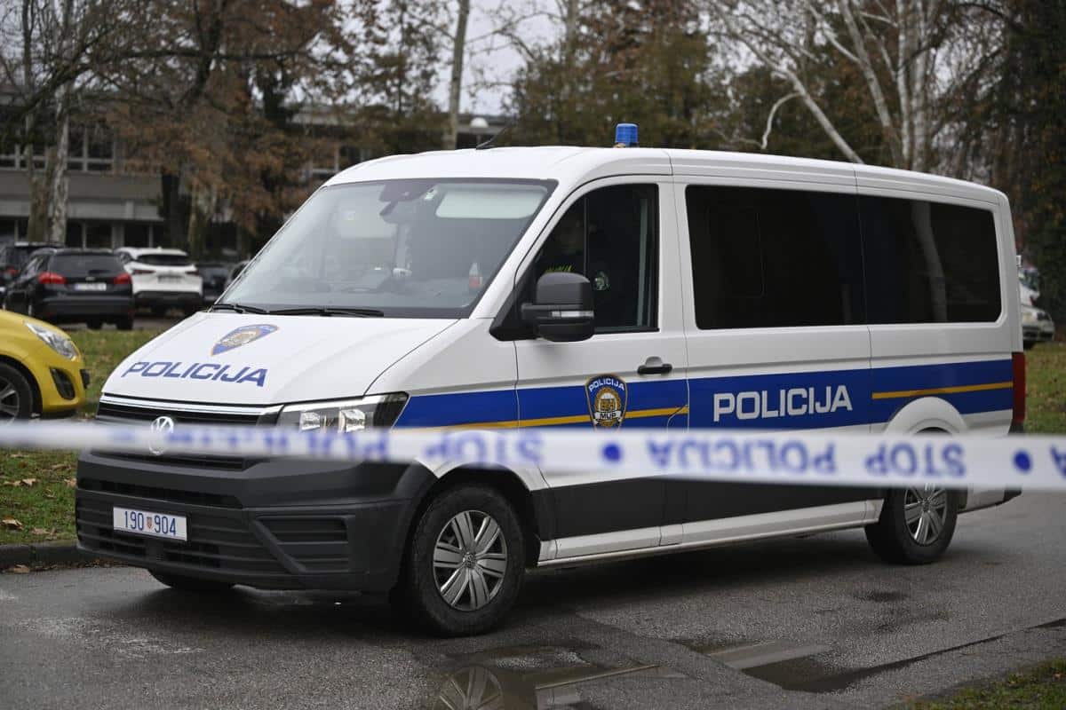 DOJAVE O BOMBAMA POSLATE U 100 SREDNJIH ŠKOLA! Islamističke pretnje stigle s iste adrese!