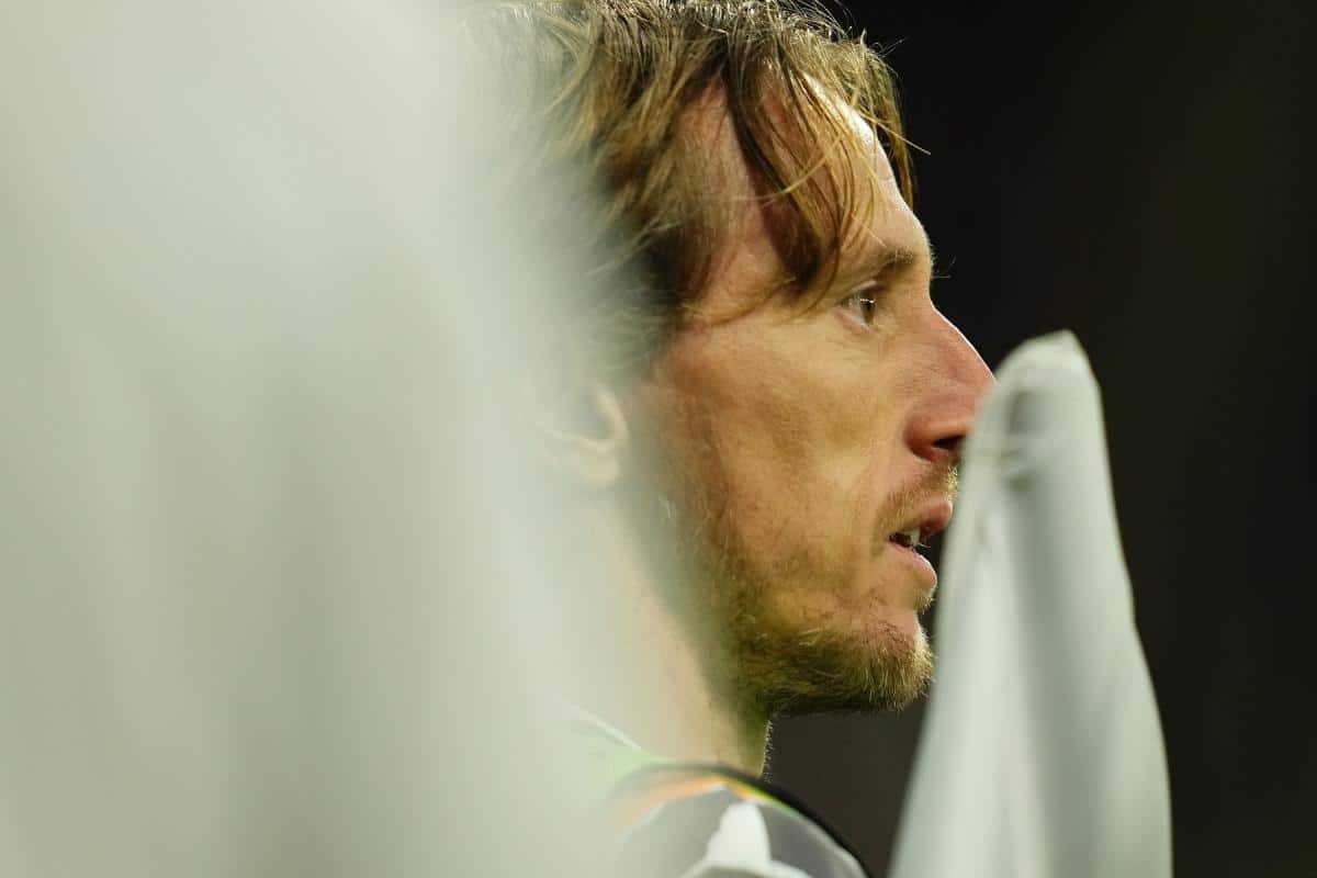 RASULO! RAT U REALU – LUKA MODRIĆ PRAVIO HAOS! Hrvatski as brutalno napao prvu zvezdu tima! Hitno se oglasio Anćeloti